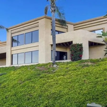 Hillside 2/2 Subdivided Home W/ Pool And Views!